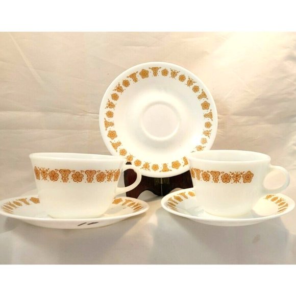 Vtg  Pyrex Corelle Butterfly Gold 2 Coffee Tea Cups w/ 3 saucers milk glass - Picture 1 of 6